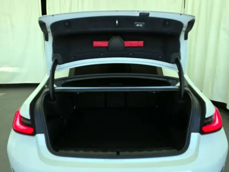 2021 BMW 3 серии с пробегом 47 989 км