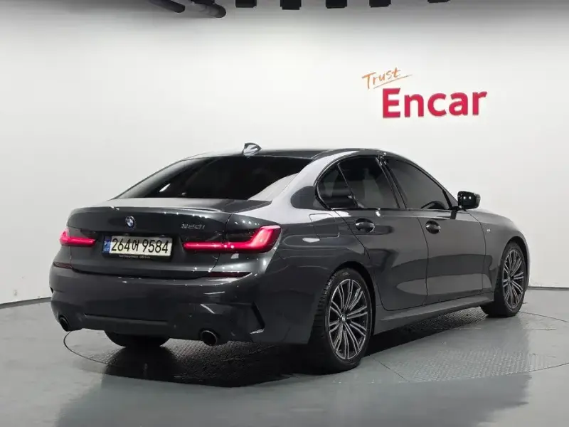 2021 BMW 3 серии с пробегом 46 075 км
