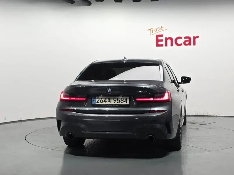 2021 BMW 3 серии с пробегом 46 075 км
