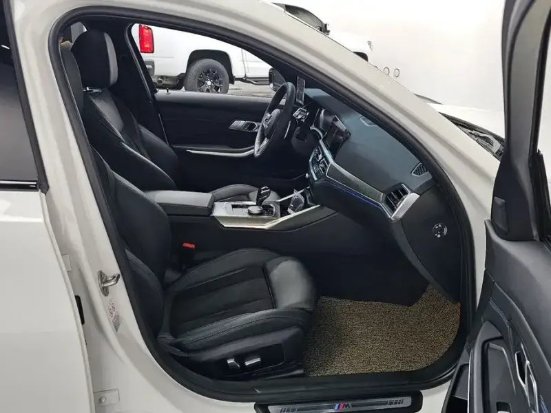 2021 BMW 3 серии с пробегом 30 340 км