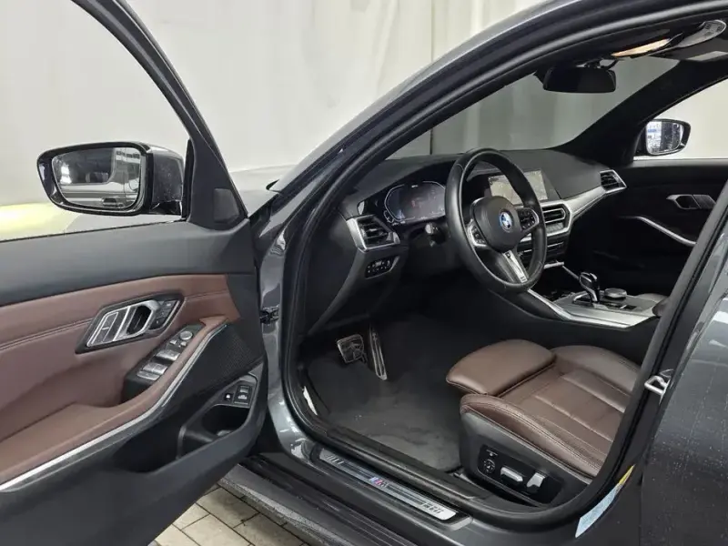 2021 BMW 3 серии с пробегом 33 735 км