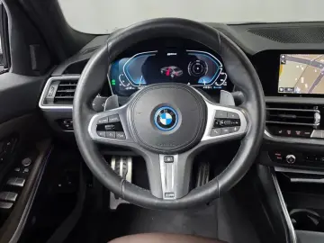 2021 BMW 3 серии с пробегом 33 735 км