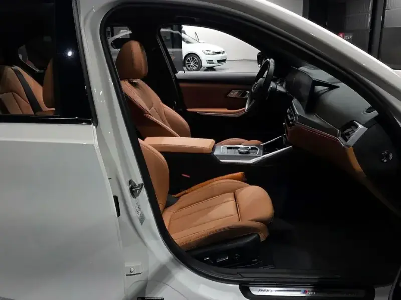 2023 BMW 3 серии с пробегом 35 563 км