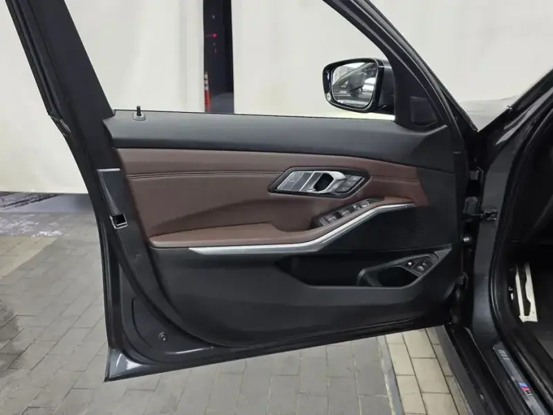 2021 BMW 3 серии с пробегом 33 735 км