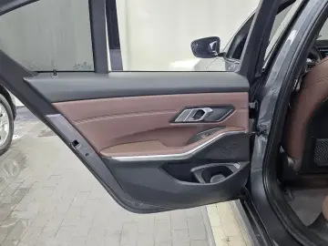 2021 BMW 3 серии с пробегом 33 735 км
