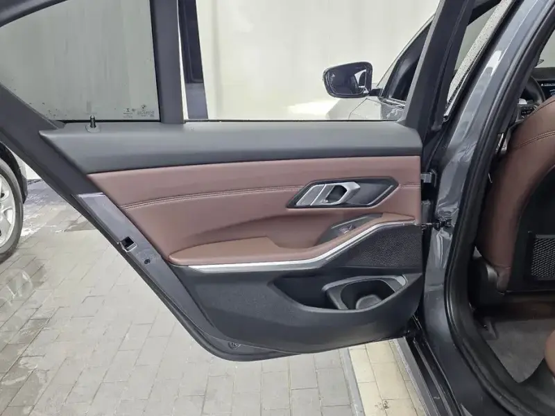 2021 BMW 3 серии с пробегом 33 735 км