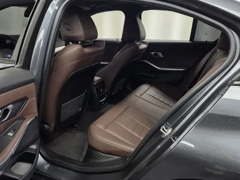 2021 BMW 3 серии с пробегом 33 735 км