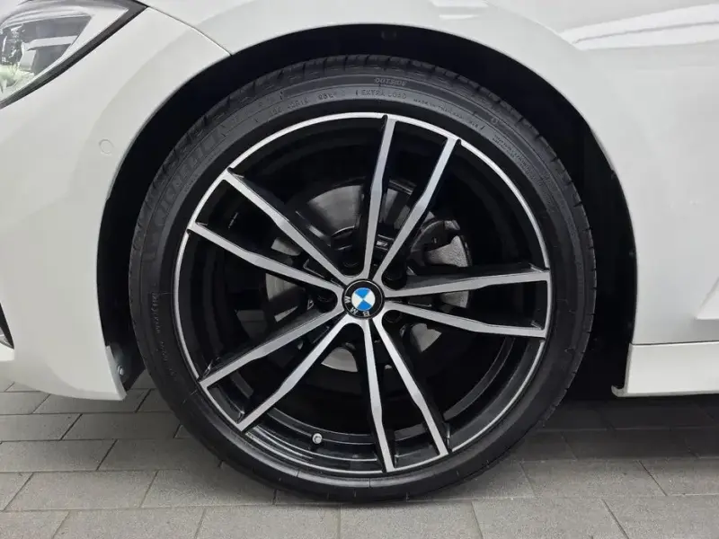2022 BMW 3 серии с пробегом 46 108 км