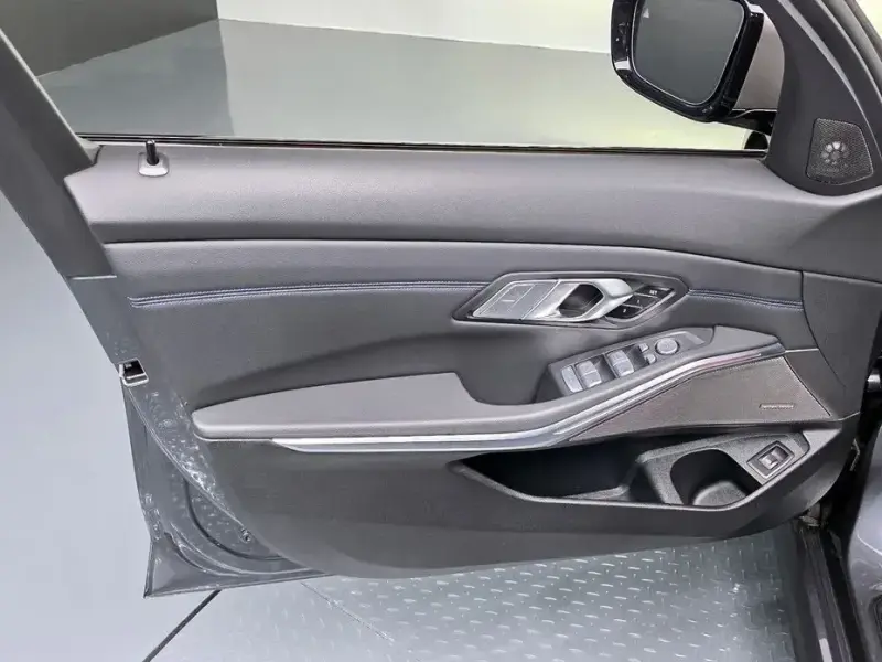 2022 BMW 3 серии с пробегом 57 067 км