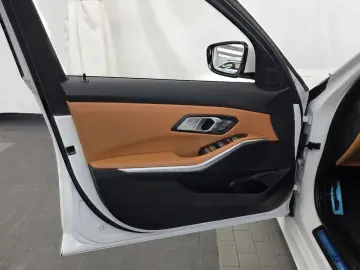 2022 BMW 3 серии с пробегом 46 108 км