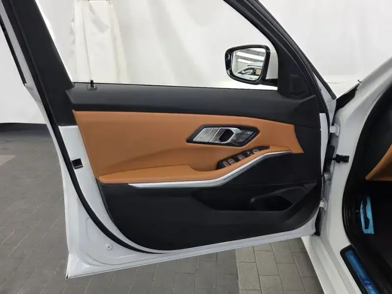 2022 BMW 3 серии с пробегом 46 108 км