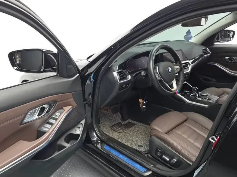 2022 BMW 3 серии с пробегом 46 381 км