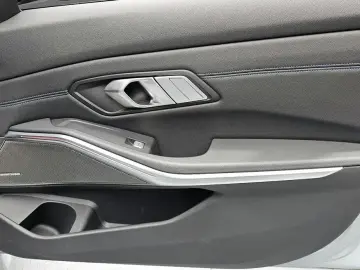 2023 BMW 3 серии с пробегом 21 413 км
