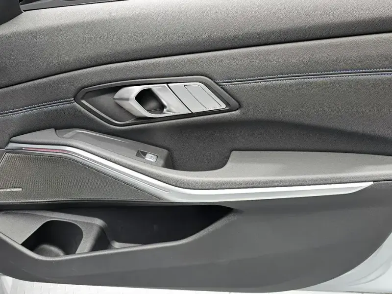 2023 BMW 3 серии с пробегом 21 413 км