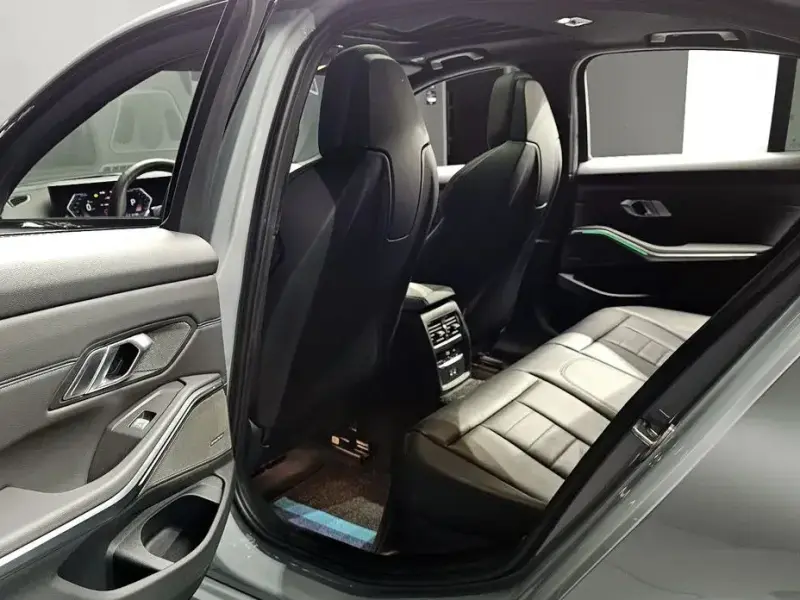 2023 BMW 3 серии с пробегом 21 413 км