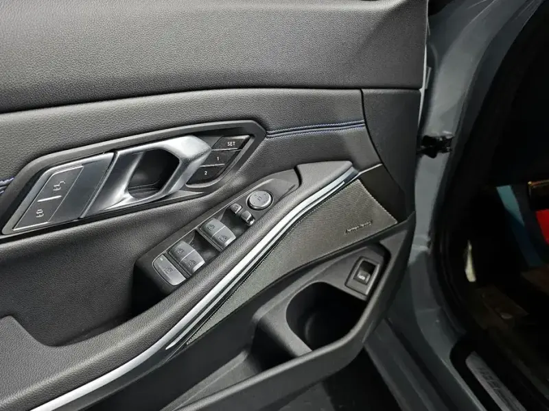 2023 BMW 3 серии с пробегом 21 413 км