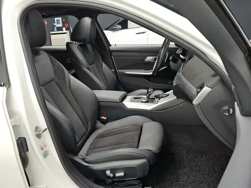 2022 BMW 3 серии с пробегом 42 687 км