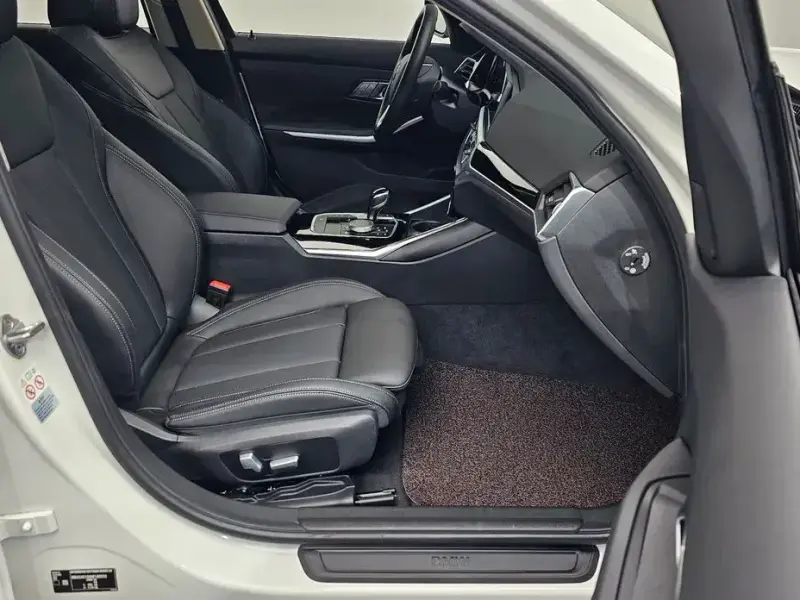 2021 BMW 3 серии с пробегом 24 681 км