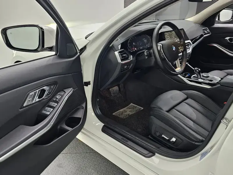 2021 BMW 3 серии с пробегом 24 681 км
