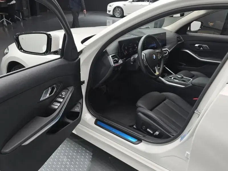 2023 BMW 3 серии с пробегом 16 958 км