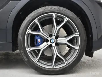2023 BMW X6 с пробегом 27 017 км