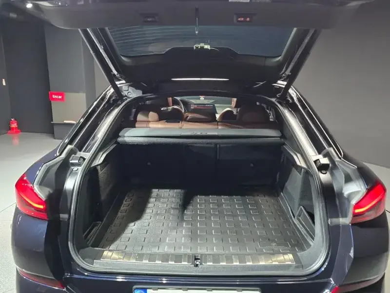 2022 BMW X6 с пробегом 46 696 км