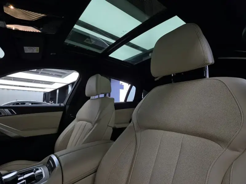 2021 BMW X6 с пробегом 15 468 км