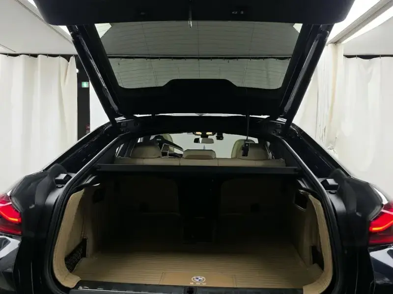 2021 BMW X6 с пробегом 15 468 км