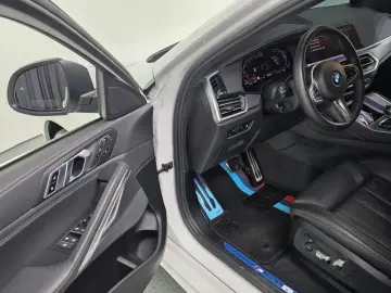 2022 BMW X6 с пробегом 24 443 км