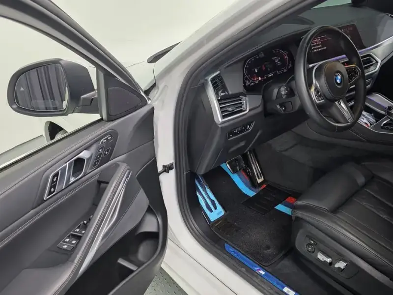 2022 BMW X6 с пробегом 24 443 км
