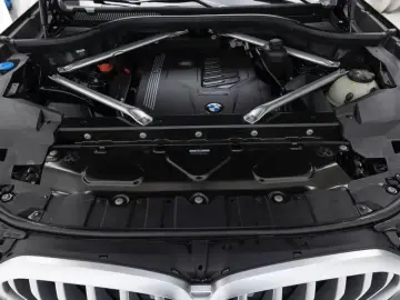 2023 BMW X6 с пробегом 32 585 км