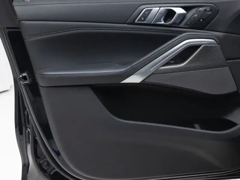 2023 BMW X6 с пробегом 32 585 км