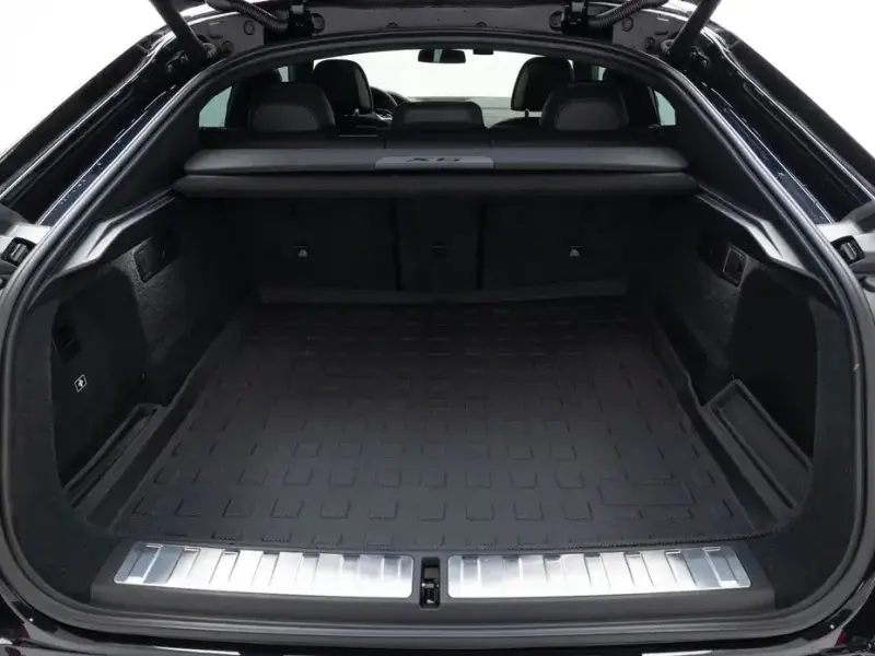 2023 BMW X6 с пробегом 32 585 км