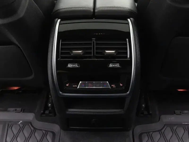 2023 BMW X6 с пробегом 32 585 км