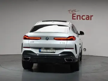 2022 BMW X6 с пробегом 93 708 км