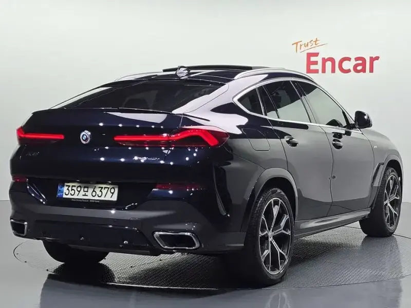 2021 BMW X6 с пробегом 93 944 км
