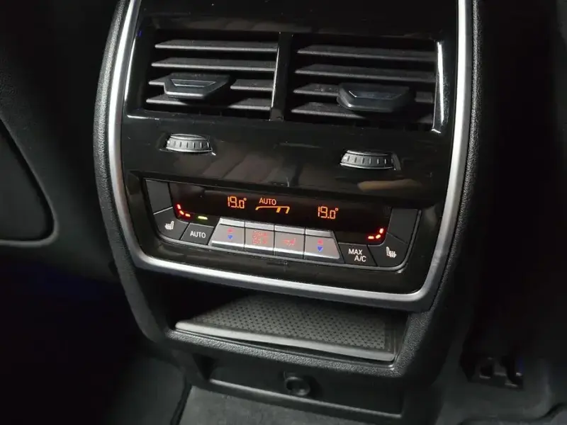 2021 BMW X6 с пробегом 70 565 км