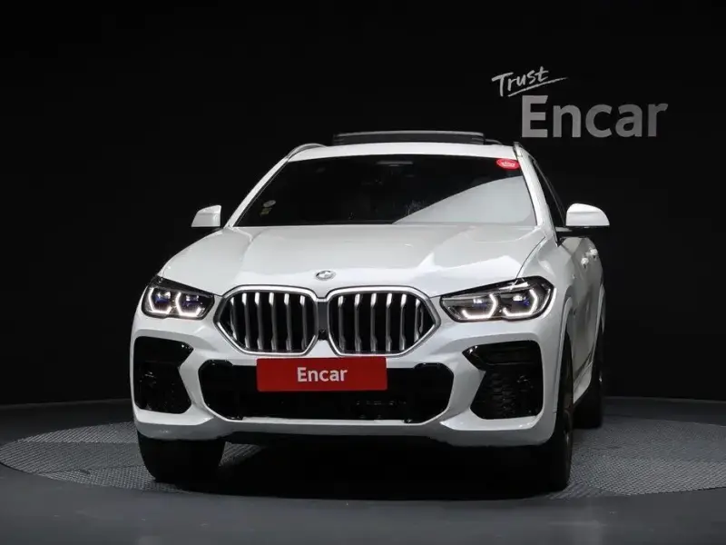 2023 BMW X6 с пробегом 5 851 км