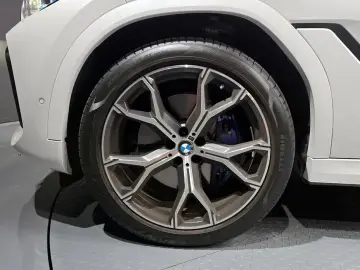 2023 BMW X6 с пробегом 5 851 км