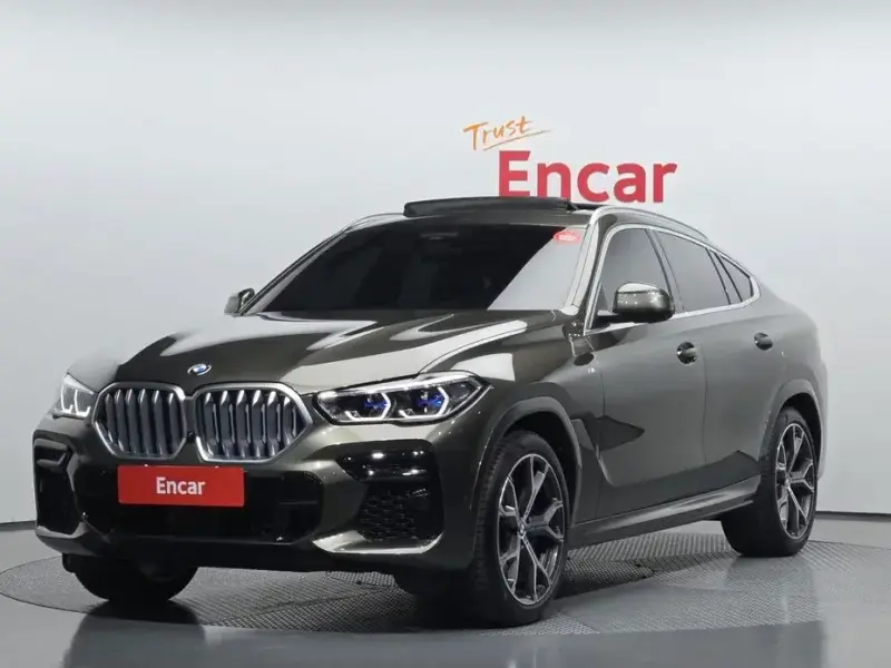 2022 BMW X6 с пробегом 14 959 км