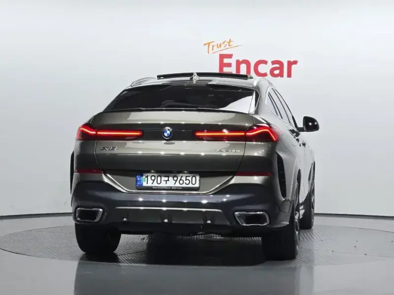 2022 BMW X6 с пробегом 14 959 км