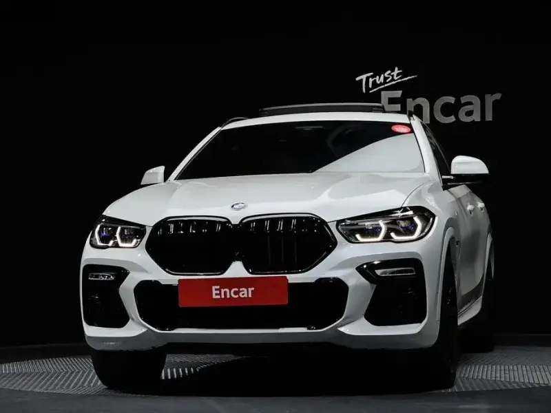2021 BMW X6 с пробегом 35 243 км