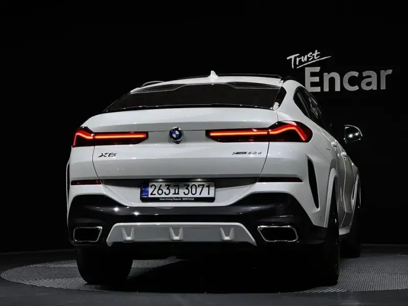 2021 BMW X6 с пробегом 35 243 км