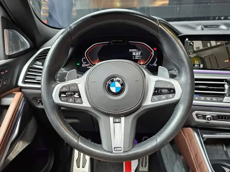 2021 BMW X6 с пробегом 35 243 км
