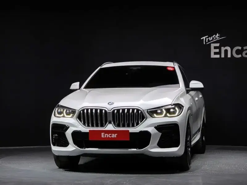 2022 BMW X6 с пробегом 130 989 км