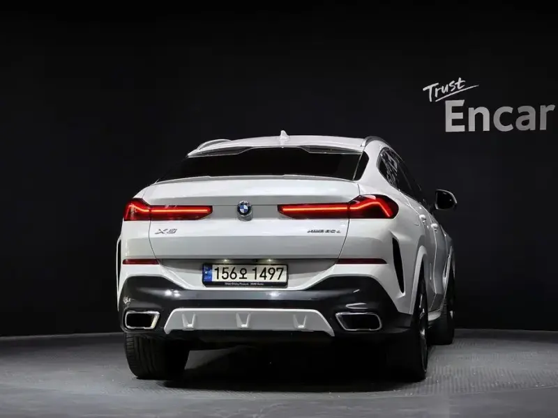 2022 BMW X6 с пробегом 130 989 км
