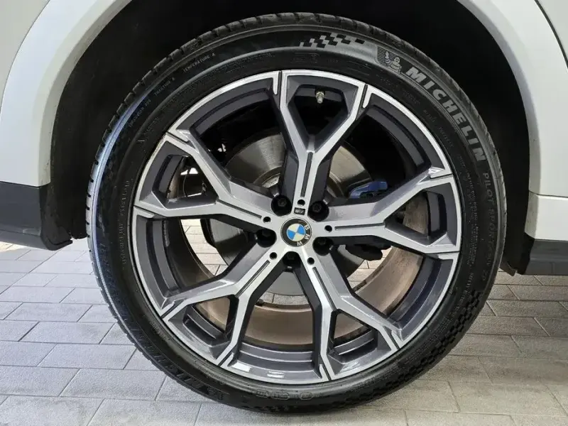 2022 BMW X6 с пробегом 130 989 км