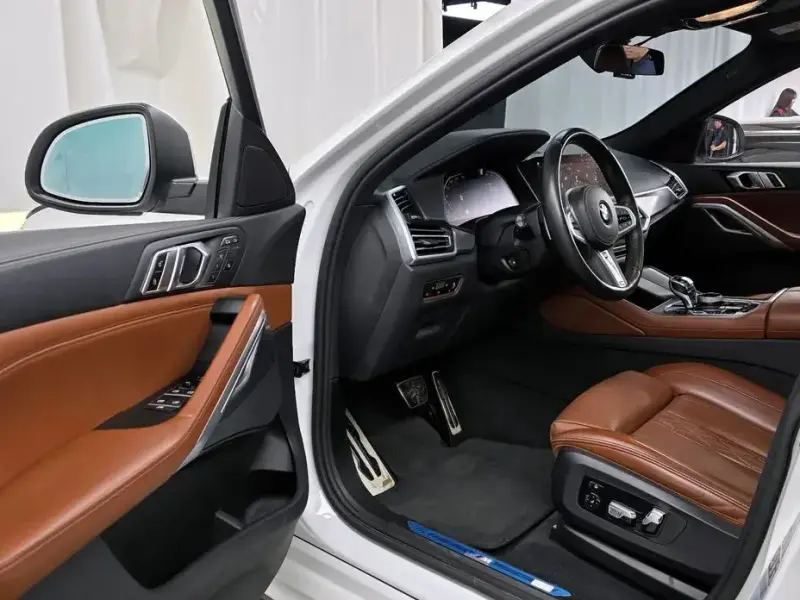 2022 BMW X6 с пробегом 130 989 км
