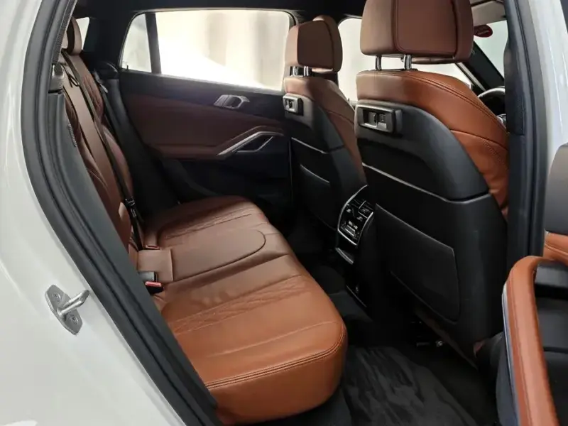 2022 BMW X6 с пробегом 130 989 км