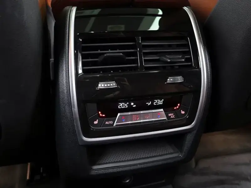 2022 BMW X6 с пробегом 130 989 км